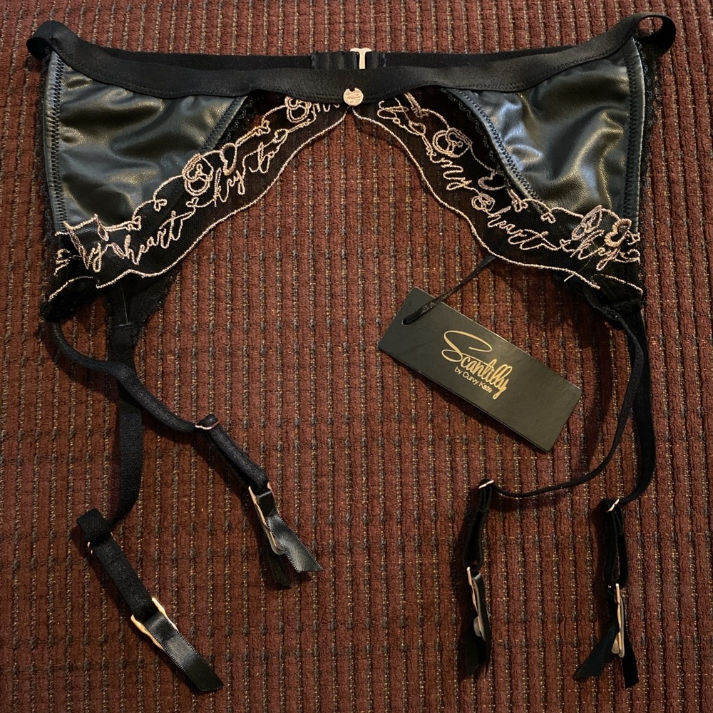 SCANTILLY BY CURVY KATE KEY TO MY HEART SUSPENDER/GARTER BELT BLACK SOLD OUT L